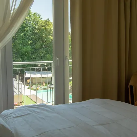 Otel Holiday Resorts