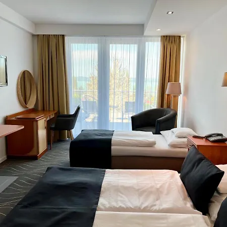 Otel Holiday Resorts Balatonszarszo
