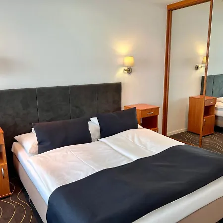 Otel Holiday Resorts 3*