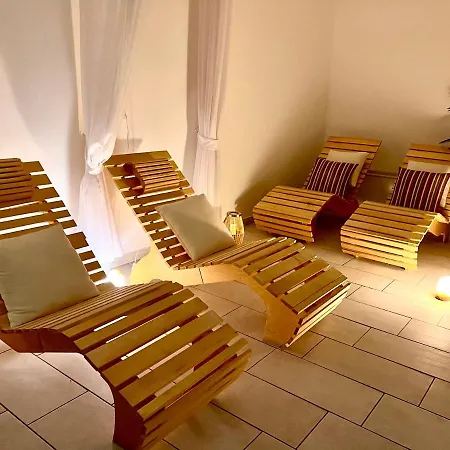 Holiday Resorts Otel Balatonszarszo