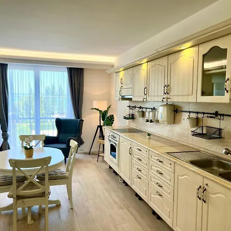 Отель Holiday Resorts