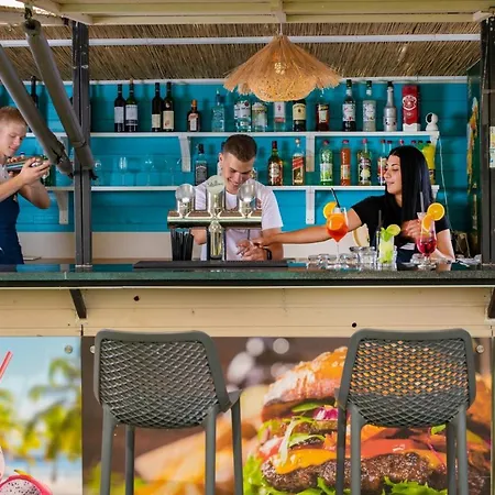 Otel Holiday Resorts 3*