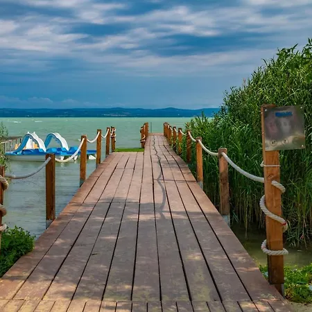 Hotel Holiday Resorts Balatonszarszo