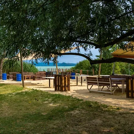 Holiday Resorts Отель