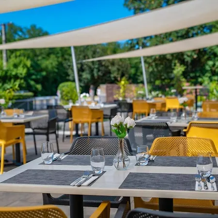 Holiday Resorts Hotel Balatonszarszo