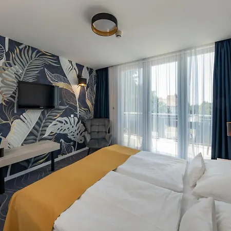 Hotel Holiday Resorts Balatonszarszo