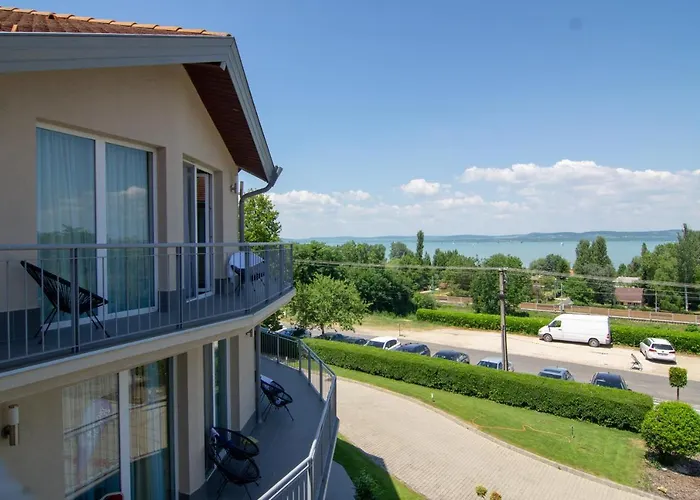 Holiday Resorts Hotel Balatonszarszo