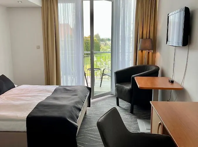 Hotel Holiday Resorts Balatonszarszo
