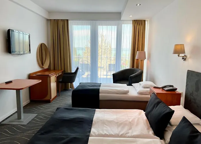 Hotel Holiday Resorts Balatonszarszo